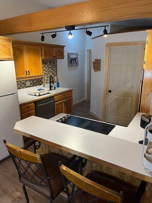 Refrigerador, microondas, horno, placa de cocina