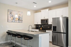 하우스, 침대(여러 개), 수영장 이용, 수영장 전망 (830PBD_M CG) | 전용 주방 | 커피/티 메이커