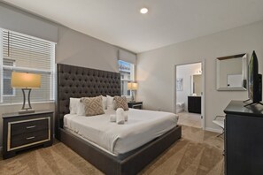 Maison, plusieurs lits, accÚs piscine, vue piscine (6049BOD Solterra) | 7 chambres, décoration personnalisée, ameublement personnalisé