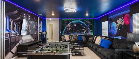 House, Multiple Beds, Pool Access, Pool View (4045LA_M WIR) | Games room