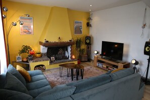 Living area - Appartement Atypique de 70 m2 (Aubervilliers)