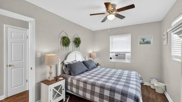 2 chambres, fer et planche à repasser, lit parapluie, Wi-Fi gratuit
