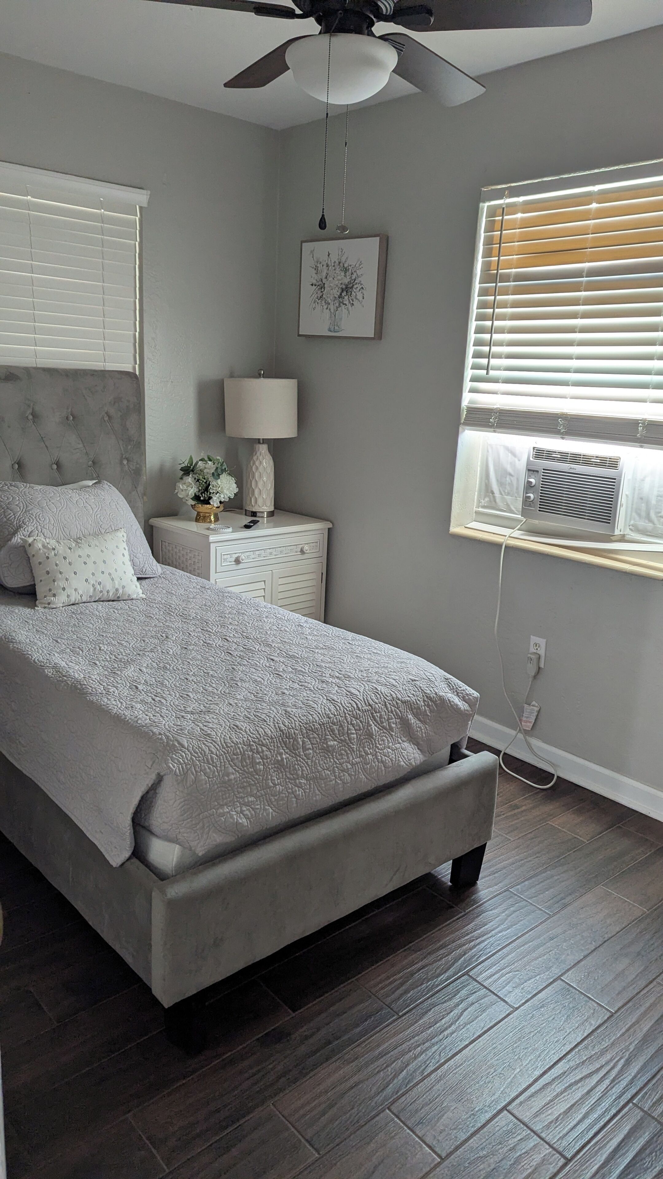 2 多间卧室、办公桌、熨斗/熨衣板、旅行婴儿床