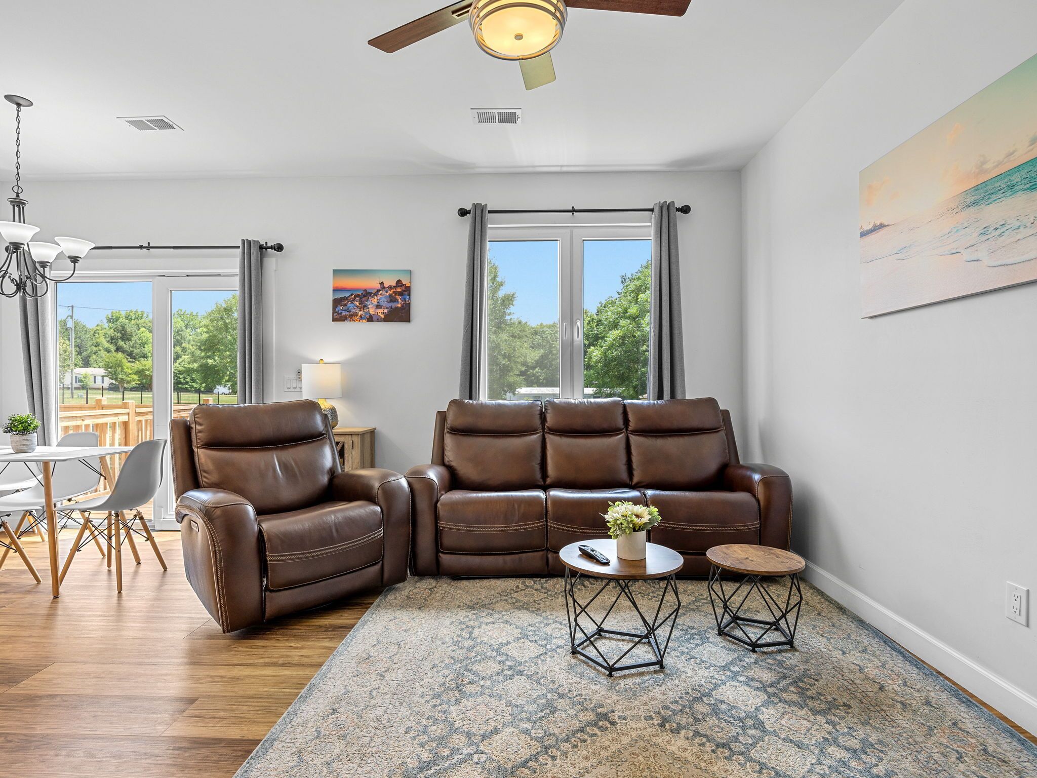 New duplex; sleeps 6! Pet friendly! Perfect for traveling medical and families!