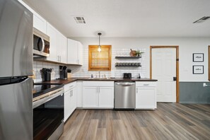 Fridge, microwave, oven, stovetop - Modern Lakeside Cottage, Boat Slip, Gameroom w/ pool table! (Afton)