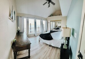 4 bedrooms, free WiFi, bed sheets - Stunning Views, Hot Tub, Pool Table, new furniture! (Afton)