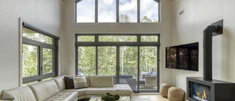 Luxury Condo | Living area