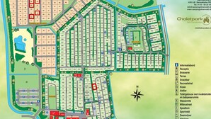 A detailed map of a campground with designated camping areas, parking spots, and various amenities like a reception, restaurant, and toilets. - Chalet Florence 5 , 6- Persoons met Veel Privacy; Huisdiervrij,ruime Tuin (Serooskerke)
