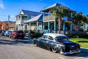 Exterior - Cozy & Modern: Pet-Friendly Golf Cart! (Bay Saint Louis)