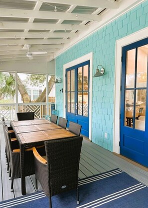 Outdoor dining - Cozy & Modern: Pet-Friendly Golf Cart! (Bay Saint Louis)