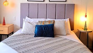 1 habitación, tabla de planchar con plancha, wifi y ropa de cama 