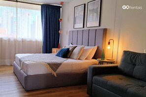 1 habitación, tabla de planchar con plancha, wifi y ropa de cama 