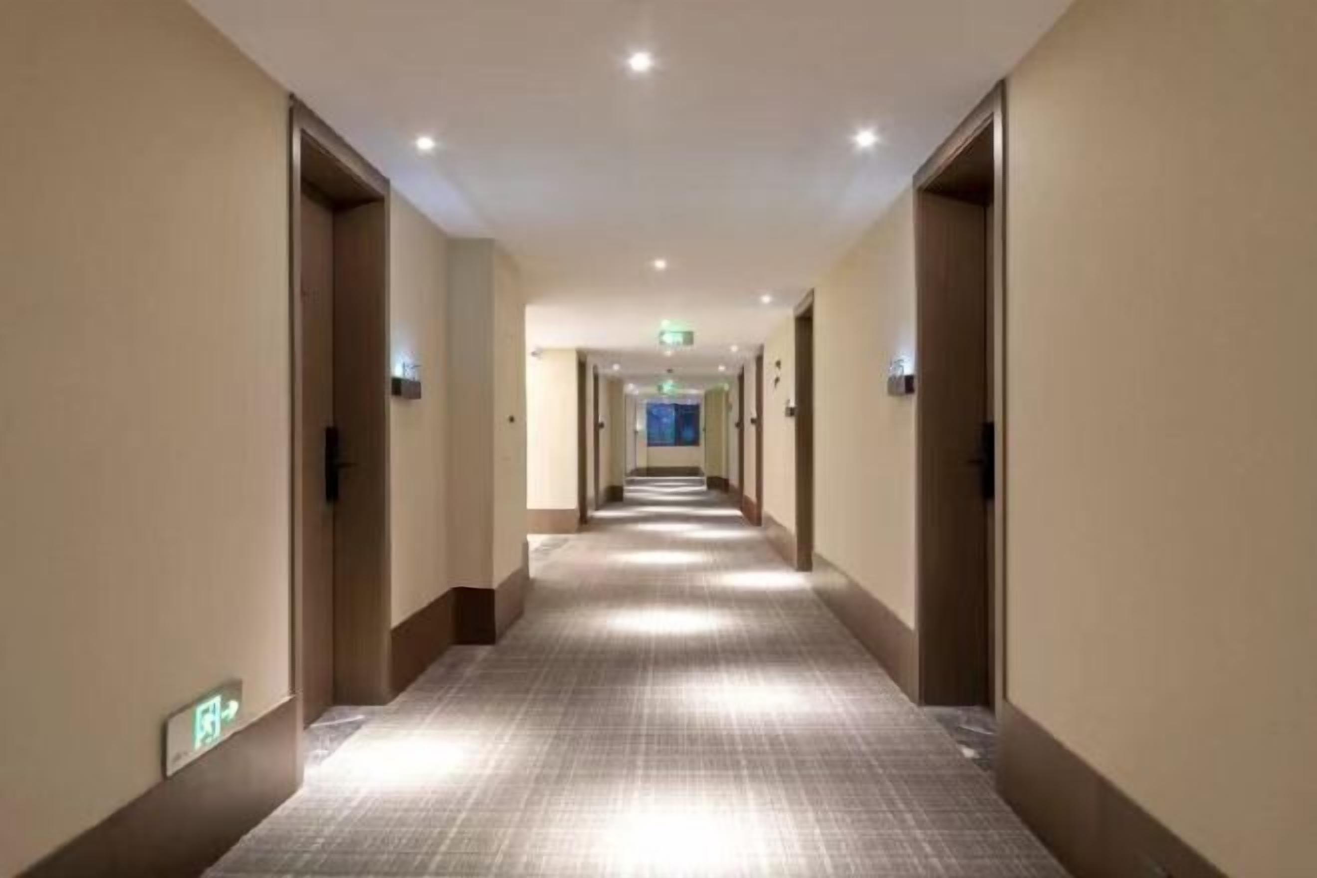 المنشأة من الداخل