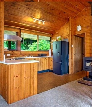 Microwave, coffee/tea maker, toaster - The Cabin, Mt Wilson (Mount Wilson)