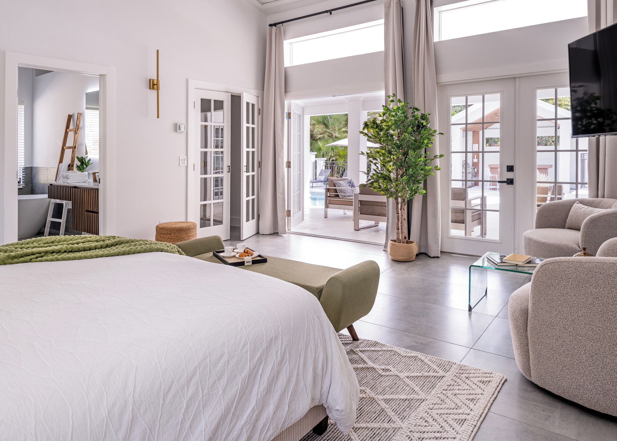 6 bedrooms, iron/ironing board, travel crib, free WiFi