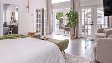 6 bedrooms, iron/ironing board, travel cot, free WiFi