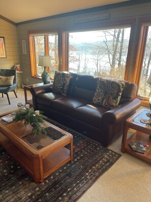 Een smart-tv en een open haard