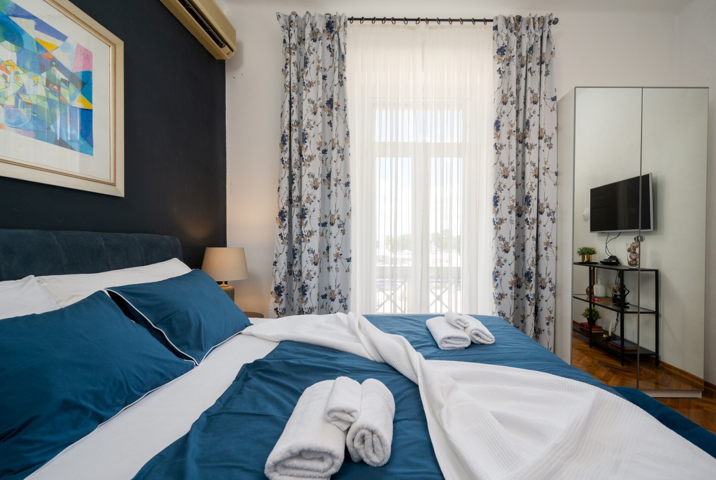 2 bedrooms, in-room safe, blackout drapes, iron/ironing board