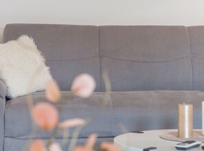 TV - Four Bedroom Holiday Home with Sea View (Ston)