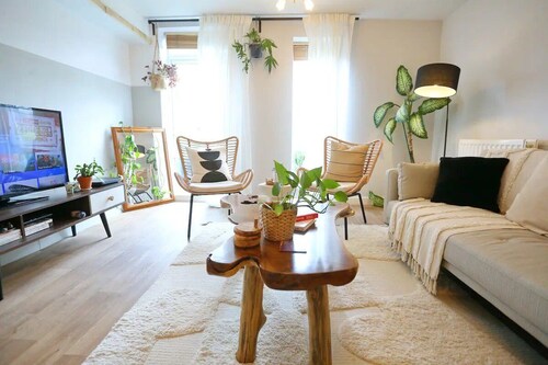 2Bed Flat · Free Parking · Etihad & Co-op Live - Pass the Keys