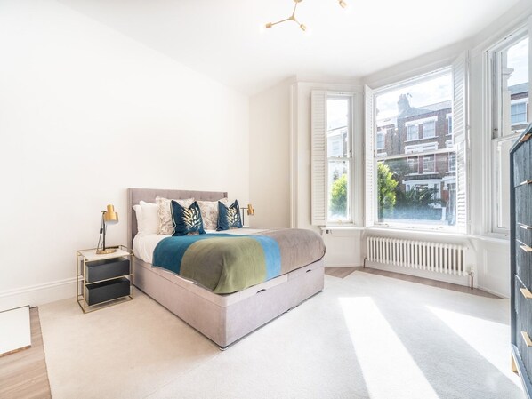 2 bedrooms, desk, iron/ironing board, free WiFi