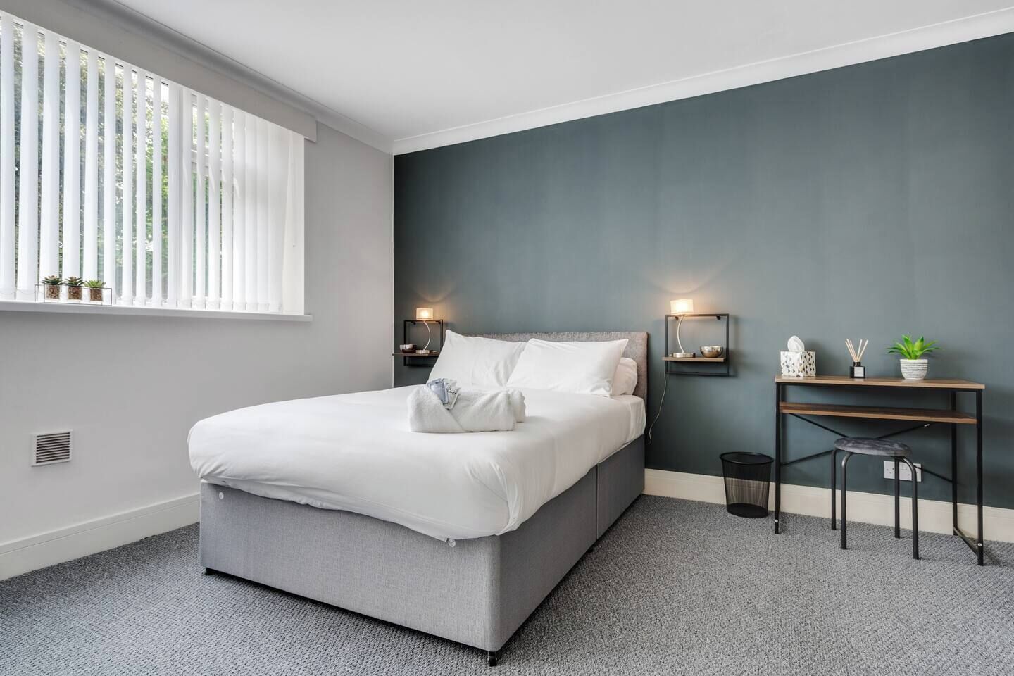 1 dormitorio, tabla de planchar con plancha, wifi gratis y ropa de cama