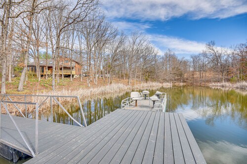 Historic Clark Cabin w/ Deck & Fishing Pond Access