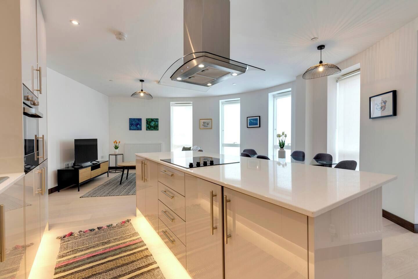 Fridge, oven, dishwasher, toaster