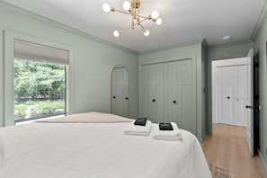 1 bedroom, free WiFi, bed sheets - Fairway Condo Walk to Village | King Bed (Pinehurst)