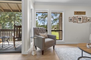 Interior - Elegant Golf Front Condo w/ King, Walk to Village (Pinehurst)