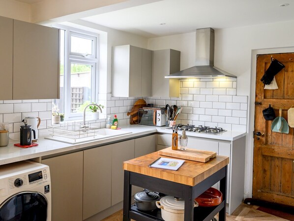 Refrigerador, microondas, horno y tostadora 