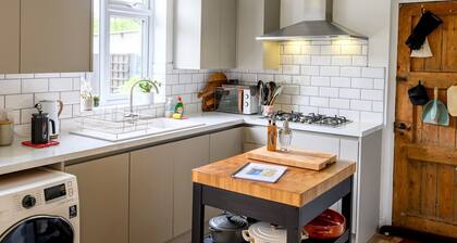 3 Bedroom home, within walking distance of town - Pass the Keys