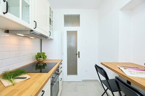 Unclassified image, 5 of 34, button