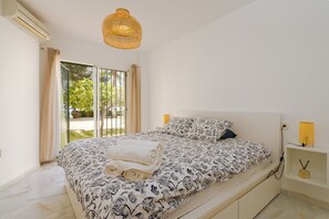 2 slaapkamers, een strijkplank/strijkijzer, gratis wifi, beddengoed