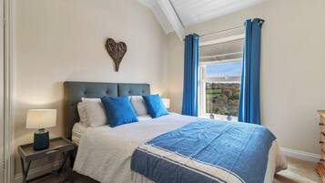 3 bedrooms, iron/ironing board, travel crib, free WiFi