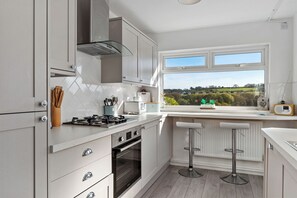 Refrigerador, microondas, horno y tostadora 