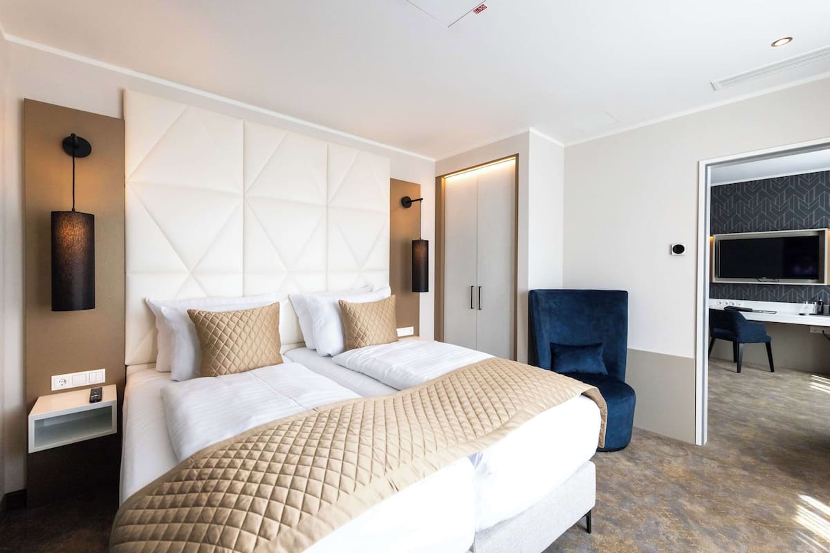 Standard Room, 1 Double Bed, City View (Converts to 2 Twin Beds)