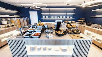 Free daily buffet breakfast