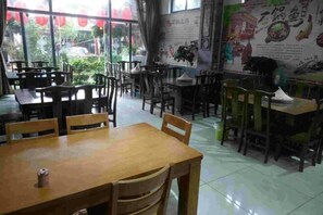 Dining - Dali Shuanglang Caiyunjian Inn (Dali City)