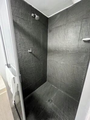 Comfort Shared Dormitory | Bathroom