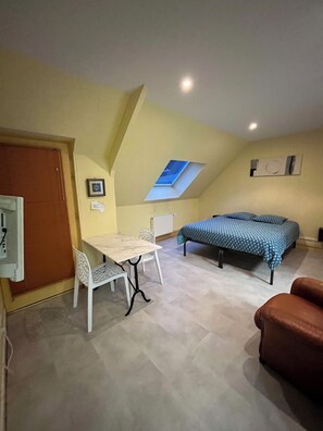 1 bedroom, WiFi, bed sheets - Appartement 25 m² Avec Petite Terrasse (Cherbourg-en-Cotentin)