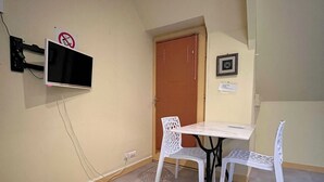 Unclassified image, 5 of 11, button - Appartement 25 m² Avec Petite Terrasse (Cherbourg-en-Cotentin)