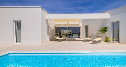 Villa MENTA IV with pool