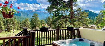 Best Views-Coaster Passes-Next to RMNP-Pool-Hot Tub-Fireplace-King Bed-A/C-BBQ