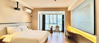 Four Seasons Qingteng Hotel (Ningbo Passenger Transport Center Airport)