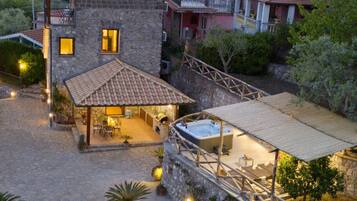 别墅, 吸烟房 | 2 多间卧室、办公桌