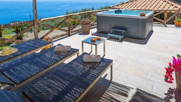 别墅, 吸烟房 | 2 多间卧室、办公桌