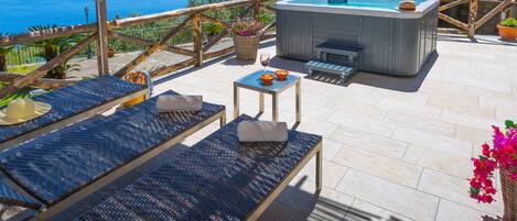 Villa, Smoking | 2 bedrooms, desk