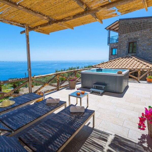 別墅, 吸煙房 | 2 間睡房、書桌