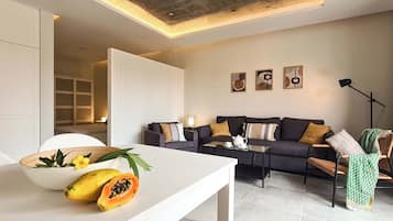 Apartment (1 Open Bedroom) | Ruang tamu